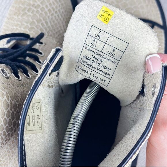 Dr. Martens Womens 1460W Tan Suede Snakeskin Combat Pascal Boots Size Women US 9 - Picture 14 of 16